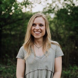 Meet your Posher, Kelly